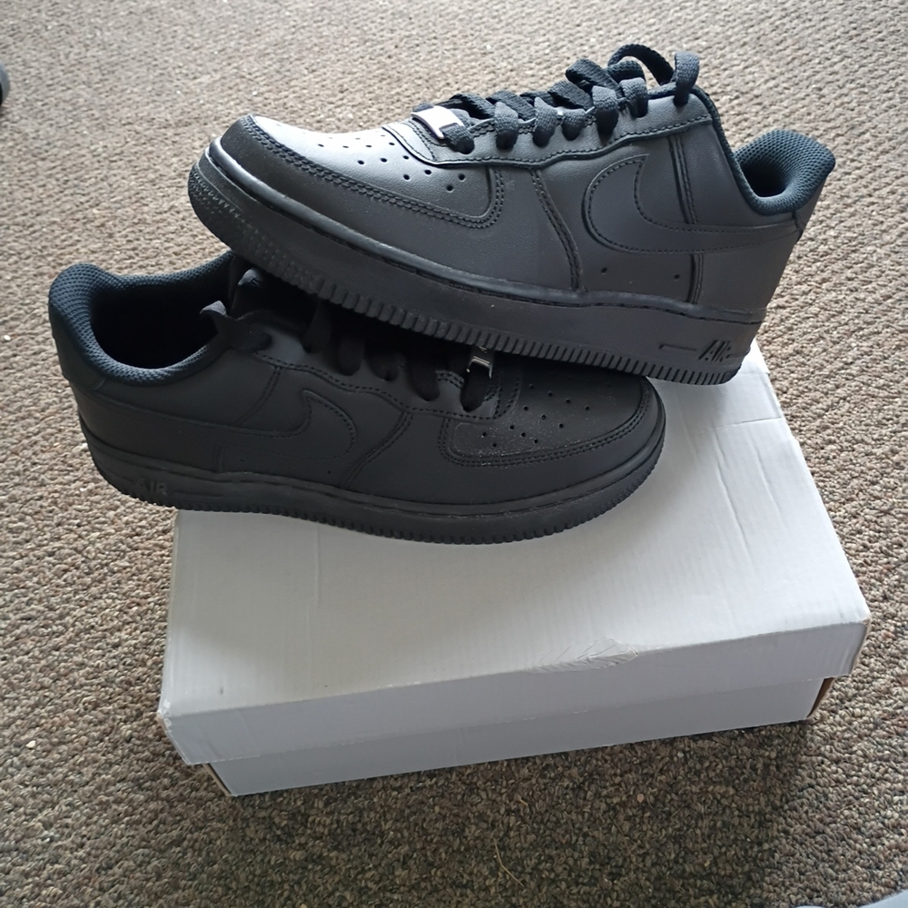 Men's Black Sneakers